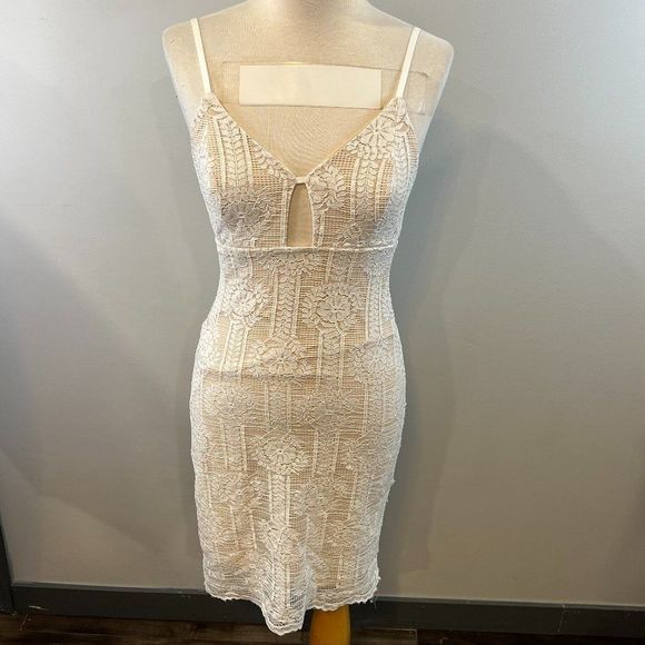 NWOT LULUS Avianna Cutout Lace Sheath Dress in White And‎ Nude (XS) - Picture 3 of 10